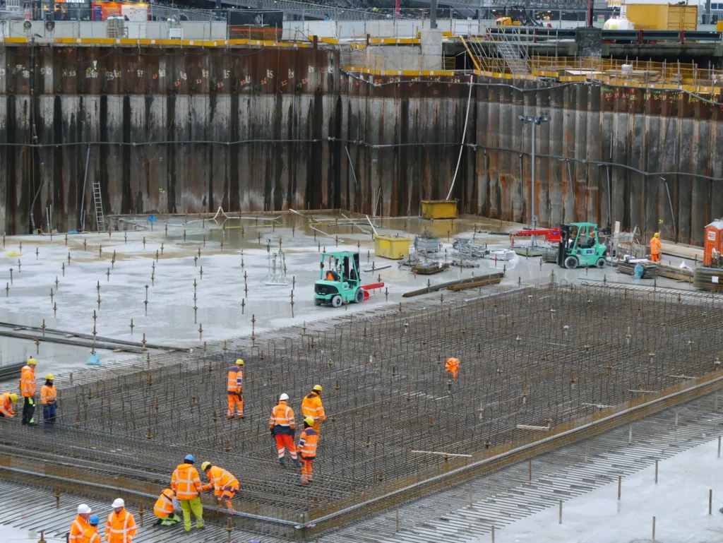 Ferraillage d'un radier de fondation avant coulage du béton