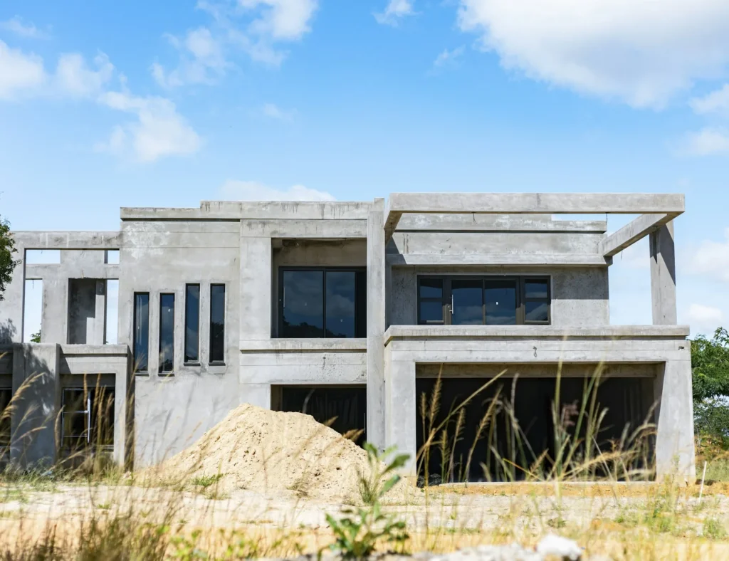 Villa duplex au stade du gros œuvre en béton armé